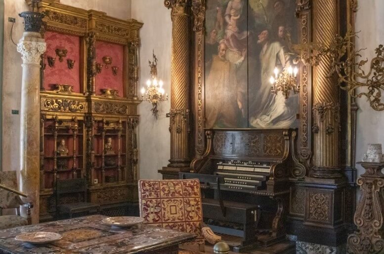 Vintages antiques buyers Palm Beach Shores Florida. Updated 2025